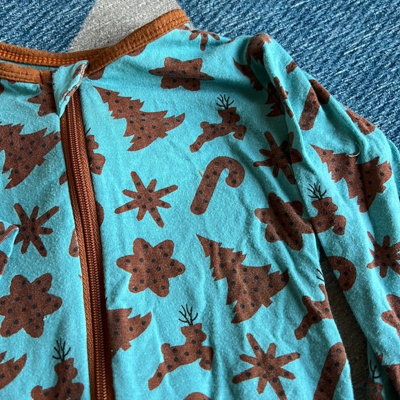 Kickee Pants 9-12 months Zip-Up Footless One Piece Christmas Cookies - Picture 3 of 16